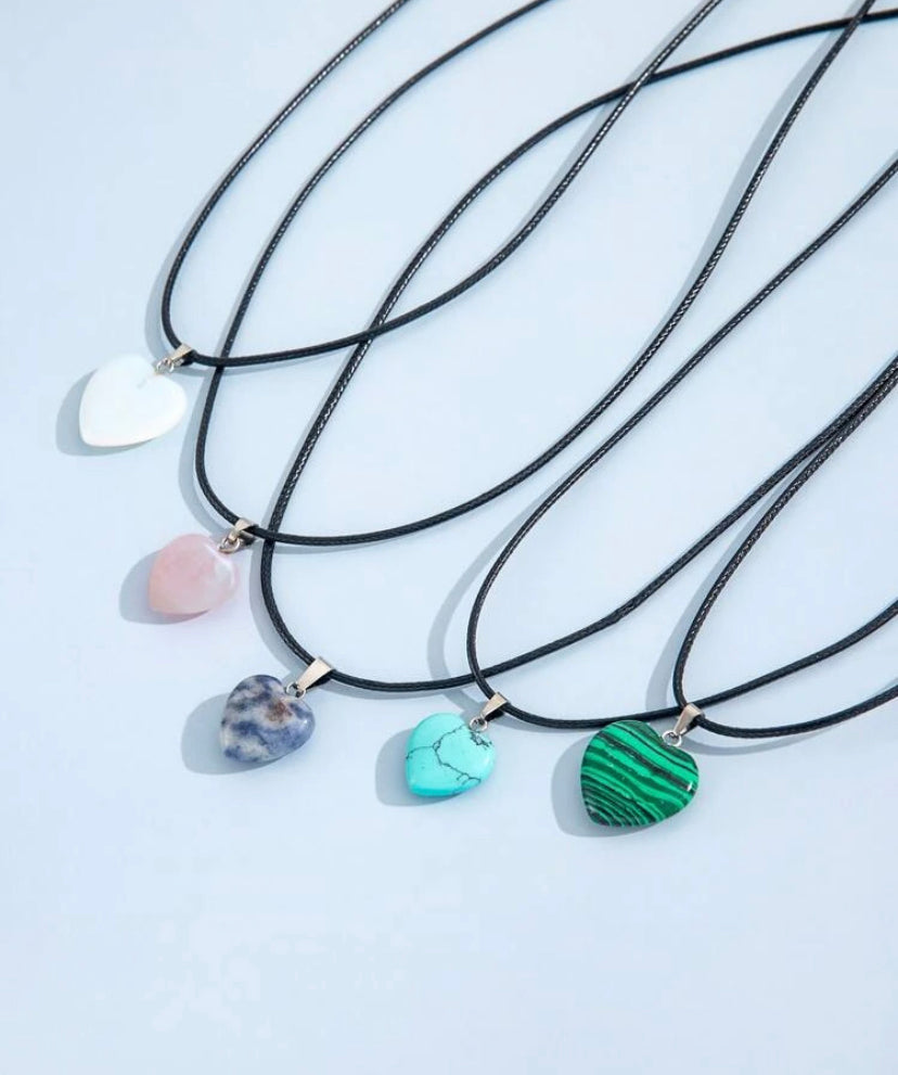 Pendant heart stone necklace